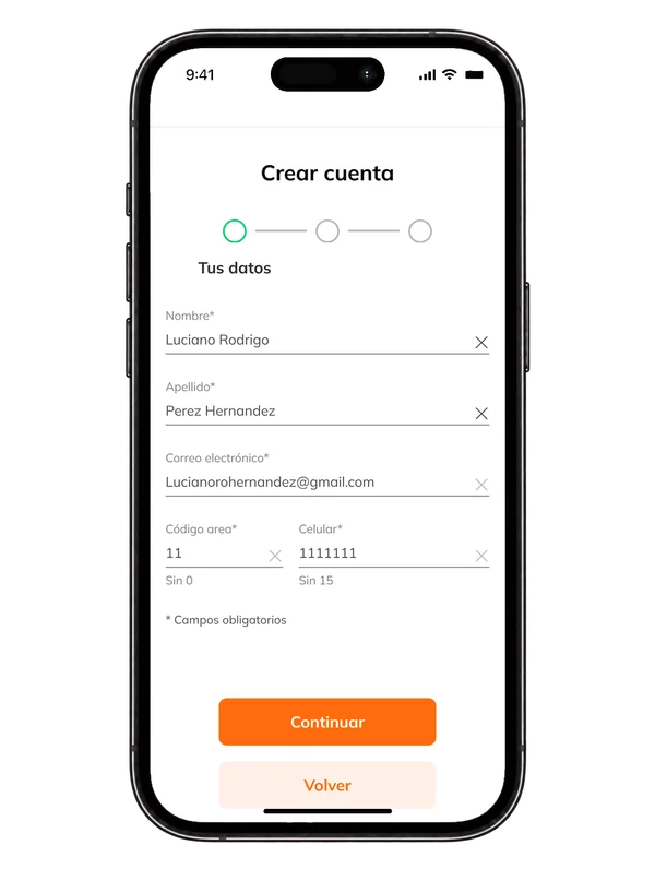 Paso 1 del registro en el celular: nombre, apellido, mail y celular